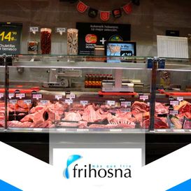 Frihosna carne en estante